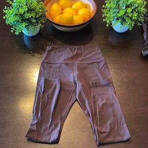 Lululemon leggings. Excellent used condition.
